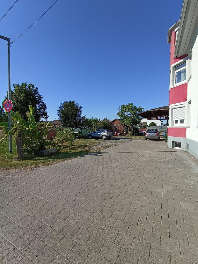 Appartement Zimmer "Beere" à Lahr/Schwarzwald Extérieur photo